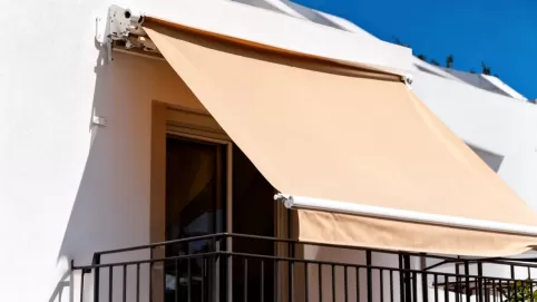 jak zamontowac markize do elewacji